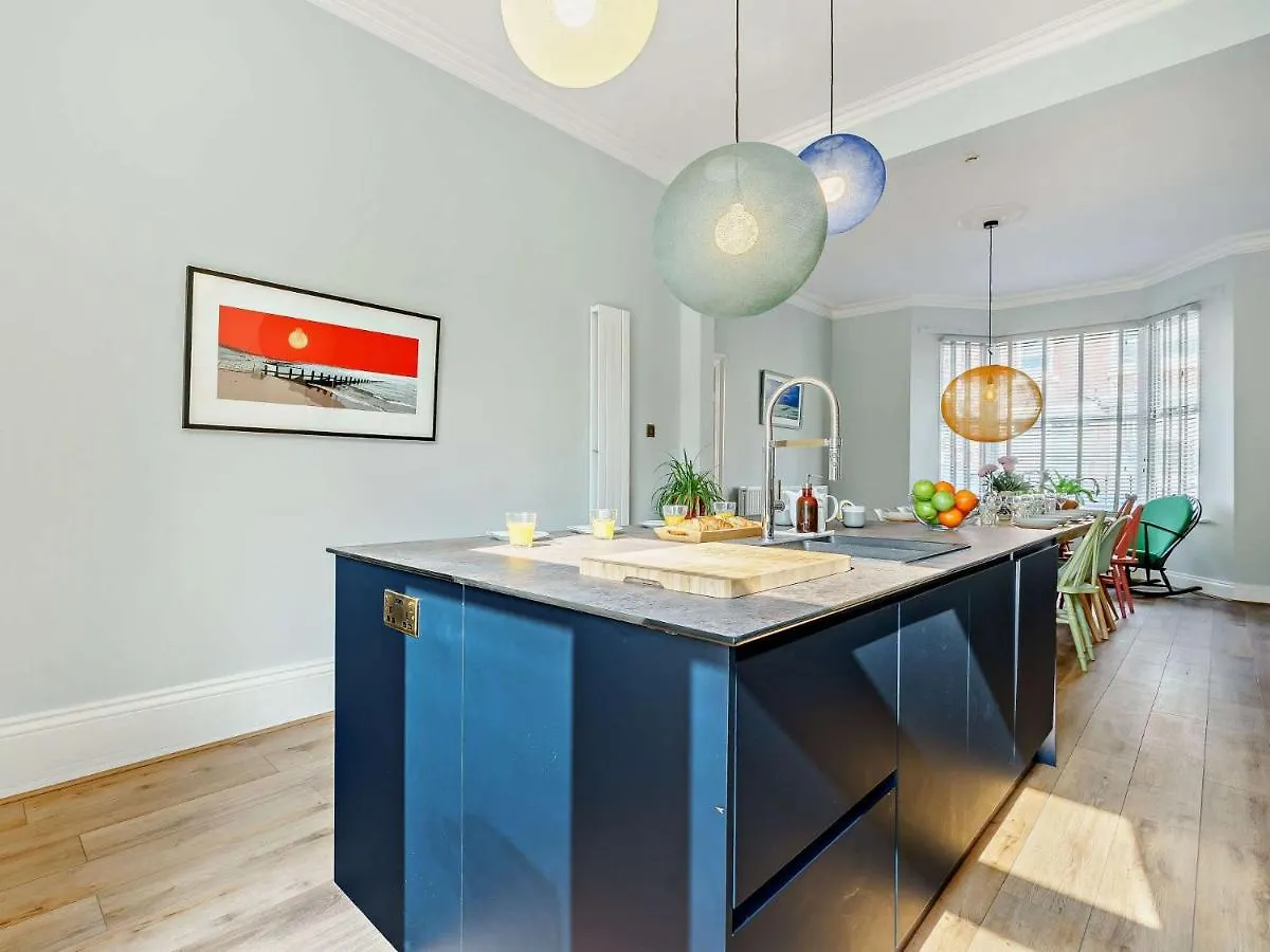 6 Bed In Saltburn-By-The-Sea 87398 Villa 0*,
